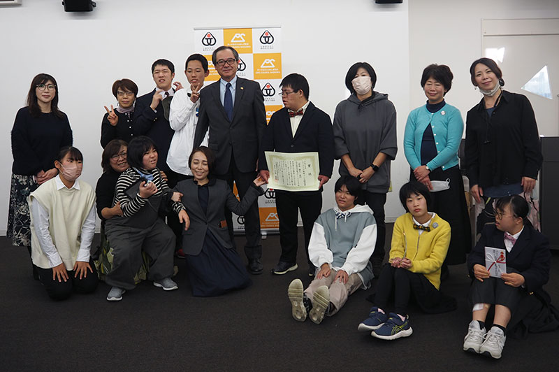 表彰式の様子-特定非営利活動法人こころのまま2