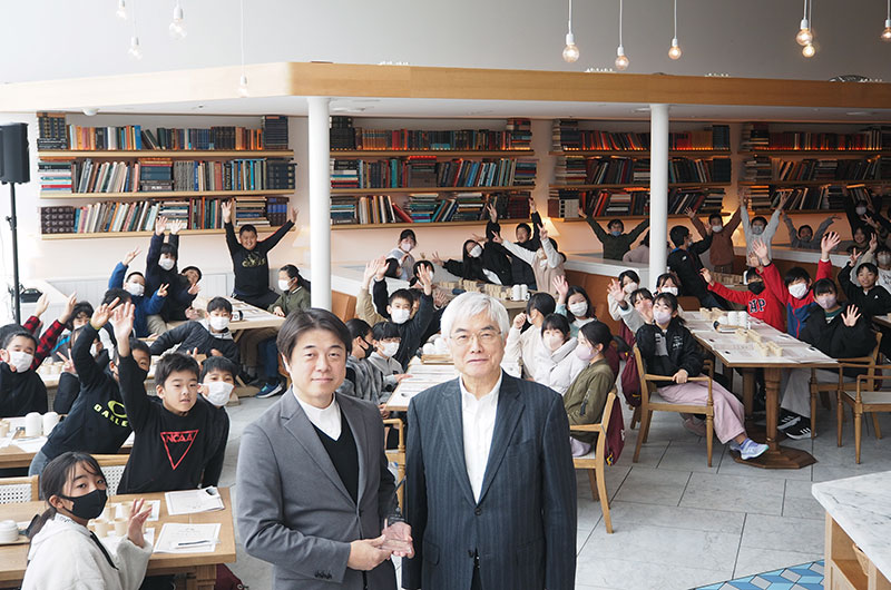 表彰式の様子-有限会社春華堂2