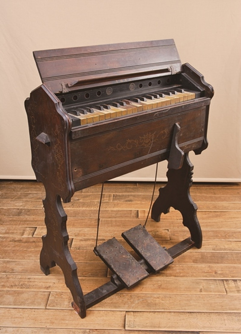 ヤマハ最古のオルガン「鶴章」