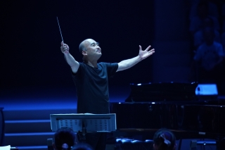 マエストロ　指揮者　Conductor